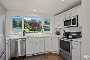 4284 S Vallejo Dr E, Holladay, UT 84117 - Photo 9