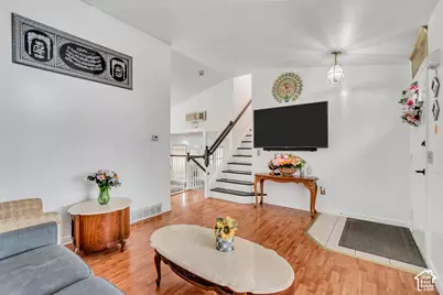 564 S 1000 W, Salt Lake City, UT 84104 - Photo 3