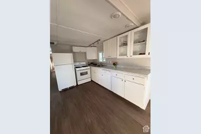 146 E Gardena Ave S, Salt Lake City, UT 84115 - Photo 3