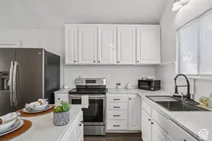 4115 S Eastern Park Ln, West Valley, UT 84119 - Photo 13