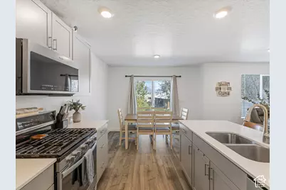 344 N Starboard Ln, Saratoga Springs, UT 84045 - Photo 9