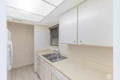 1276 E Ridge Meadow Ln #7T, Cottonwood Heights, UT 84047 - Photo 9