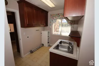 1140 Windsor Dr, River Heights, UT 84321 - Photo 13