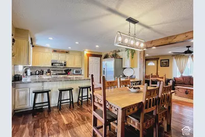 10564 S Weeping Willow Dr, Sandy, UT 84092 - Photo 9