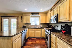 10564 S Weeping Willow Dr, Sandy, UT 84092 - Photo 15