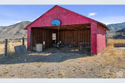 2098 N Droubay Rd, Tooele, UT 84074 - Photo 27