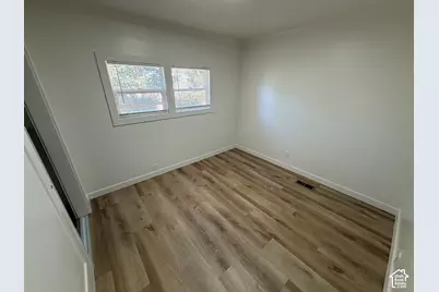 684 W Fleetwood Dr S, Tooele, UT 84074 - Photo 5