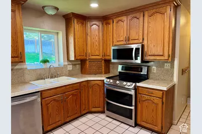 822 E Skylark Dr, Spanish Fork, UT 84660 - Photo 17