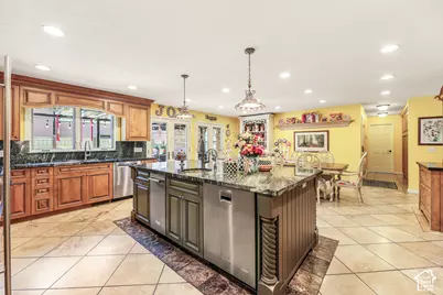 8415 S Red River Rd, Sandy, UT 84093 - Photo 13
