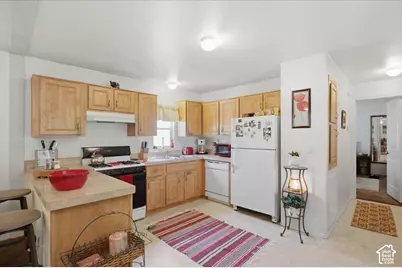 1593 W Indian Summer Drive Dr N, Salt Lake City, UT 84116 - Photo 3