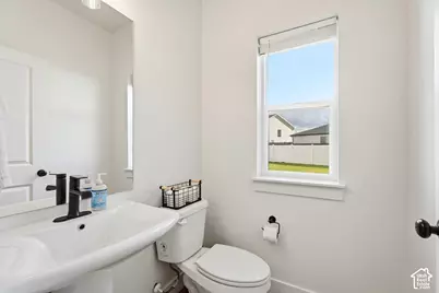 698 E 600 S, Hyrum, UT 84319 - Photo 9