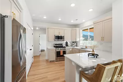 698 E 600 S, Hyrum, UT 84319 - Photo 7