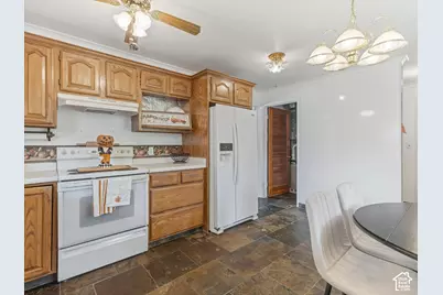 2058 E Rolling Knolls Way S, Cottonwood Heights, UT 84121 - Photo 17