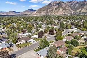 2058 E Rolling Knolls Way S, Cottonwood Heights, UT 84121 - Photo 23