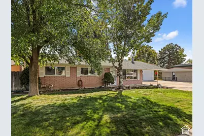 2058 E Rolling Knolls Way S, Cottonwood Heights, UT 84121 - Photo 3