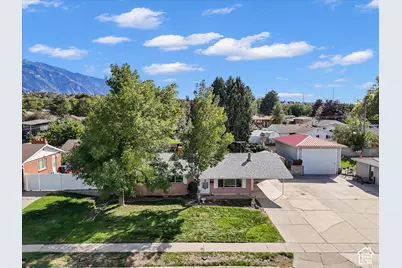 2058 E Rolling Knolls Way S, Cottonwood Heights, UT 84121 - Photo 19