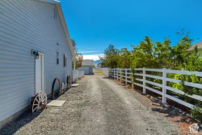 1097 Legrand Dr, Grantsville, UT 84029 - Photo 3