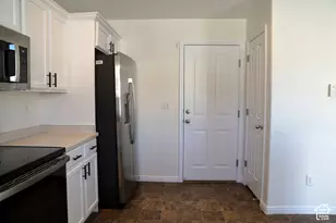 794 W 2000 N, West Bountiful, UT 84087 - Photo 9