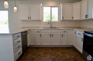 794 W 2000 N, West Bountiful, UT 84087 - Photo 7