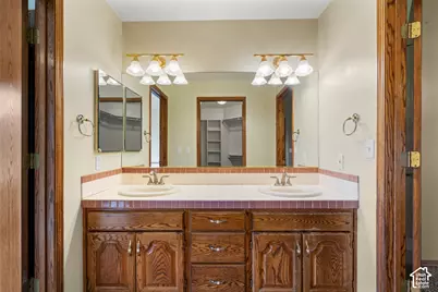 1373 Pheasant Ridge Cir, Bountiful, UT 84010 - Photo 25