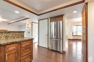 10318 S 2375 E, Sandy, UT 84092 - Photo 11