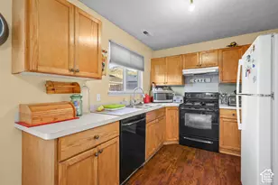 399 Downs Dr, Ogden, UT 84404 - Photo 9
