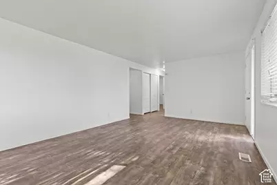 6072 S 2550 W, Roy, UT 84067 - Photo 9