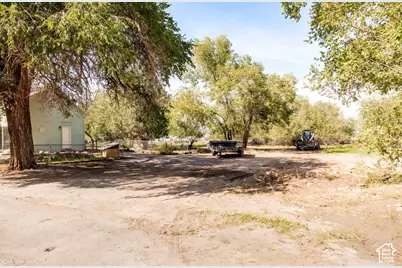1445 E 2500 S, Naples, UT 84078 - Photo 7