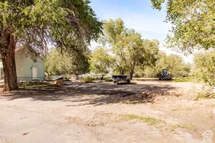 1445 E 2500 S, Naples, UT 84078 - Photo 7