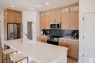 351 E Volunteer Dr, Spanish Fork, UT 84660 - Photo 11