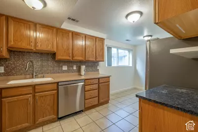 455 E 5600 S #D, Murray, UT 84107 - Photo 9
