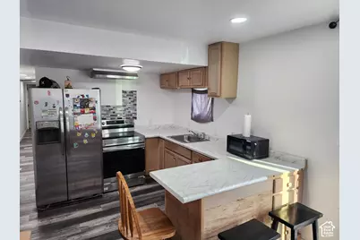 8811 S Cambridge Cir W, Sandy, UT 84070 - Photo 13