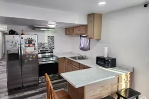 8811 S Cambridge Cir W, Sandy, UT 84070 - Photo 13
