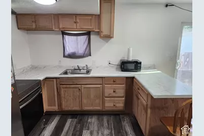 8811 S Cambridge Cir W, Sandy, UT 84070 - Photo 5
