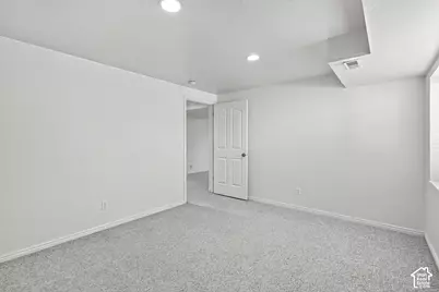 1172 E Castlecreek Dr, Murray, UT 84117 - Photo 29
