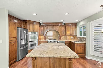 1172 E Castlecreek Dr, Murray, UT 84117 - Photo 13