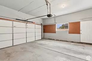 1172 E Castlecreek Dr, Murray, UT 84117 - Photo 37
