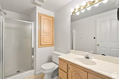 1172 E Castlecreek Dr, Murray, UT 84117 - Photo 31