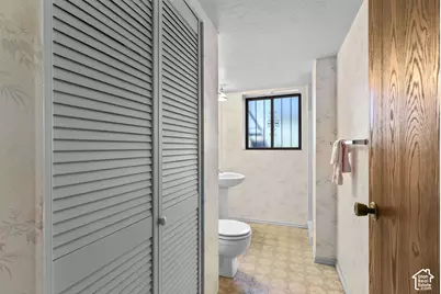 1030 W 25 S, Clearfield, UT 84015 - Photo 23