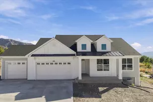 936 E 410 N, Hyde Park, UT 84318 - Photo 3