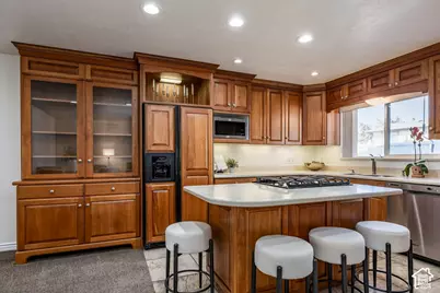 5764 S 1615 E, Murray, UT 84121 - Photo 7