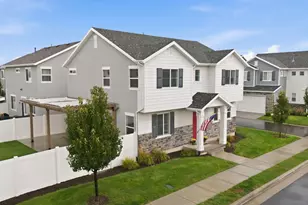 1932 W Parkview Dr, Syracuse, UT 84075 - Photo 1