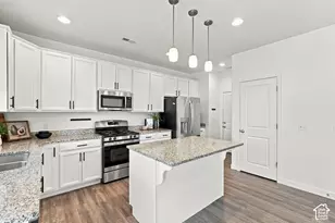 1932 W Parkview Dr, Syracuse, UT 84075 - Photo 13