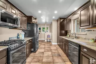 2282 Fruitland Dr, North Ogden, UT 84414 - Photo 7