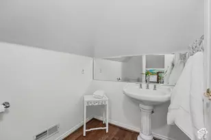 1487 E Arlington Dr N, Salt Lake City, UT 84103 - Photo 33