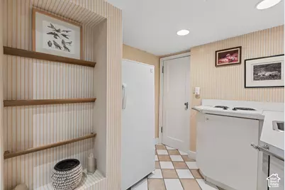 1487 E Arlington Dr N, Salt Lake City, UT 84103 - Photo 39