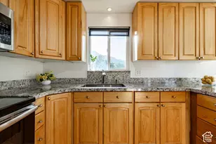 4056 S Suada Cir, Holladay, UT 84124 - Photo 9
