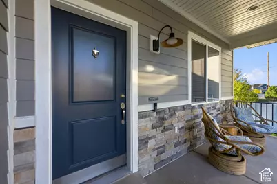 1034 W Molly Pitcher Cir, Bluffdale, UT 84065 - Photo 9