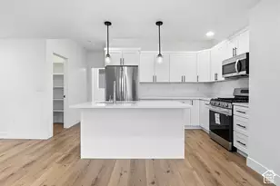 132 E Chambord Ct S, Sandy, UT 84070 - Photo 9