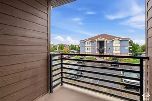 132 E Chambord Ct S, Sandy, UT 84070 - Photo 27